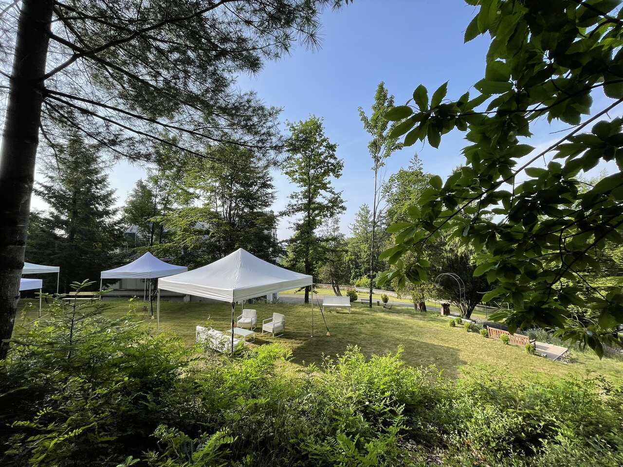 cadre chaleureux, stimmungsvollen Location, charming venue Chateau de la Rosemontoi Séminaires, conférences et événements privés - Réception extérieure